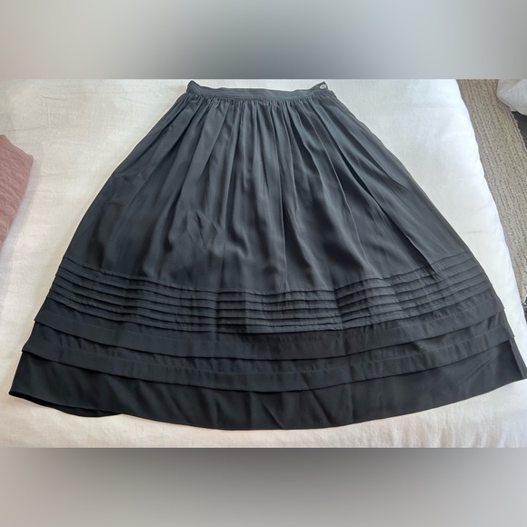 JOHN YANG FOR JACK MULQUEEN - 100% Silk Black Pleated Skirt - Picture 3 of 7